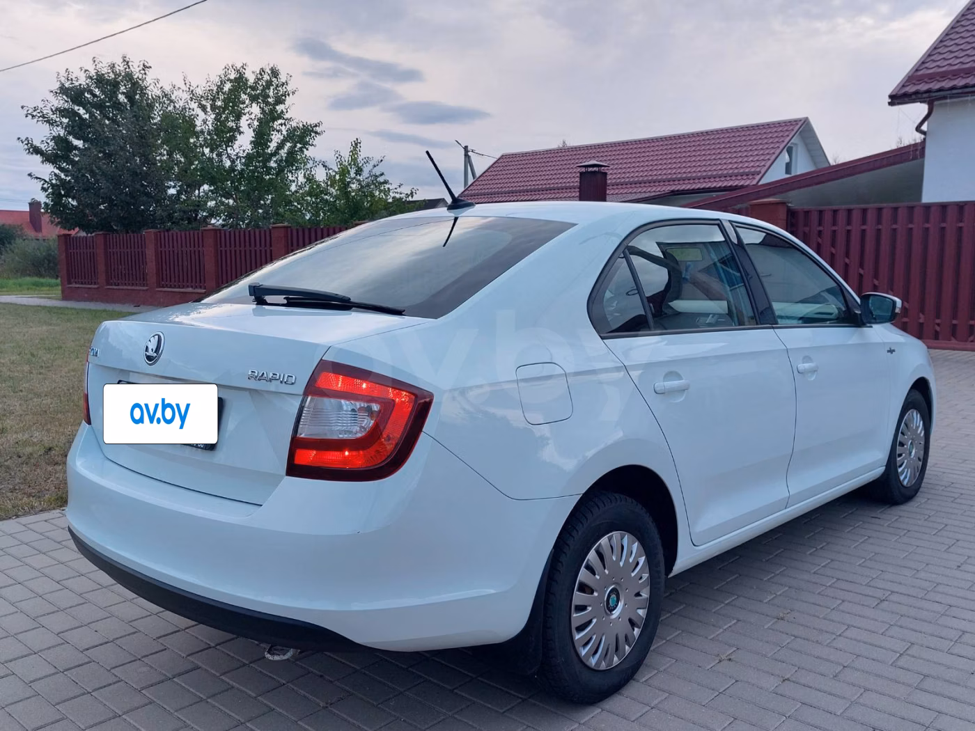 Skoda Rapid фото 3
