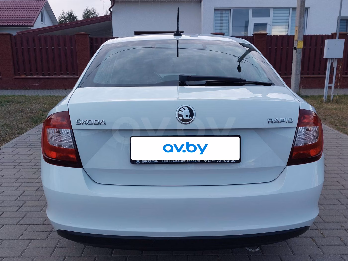Skoda Rapid фото 8