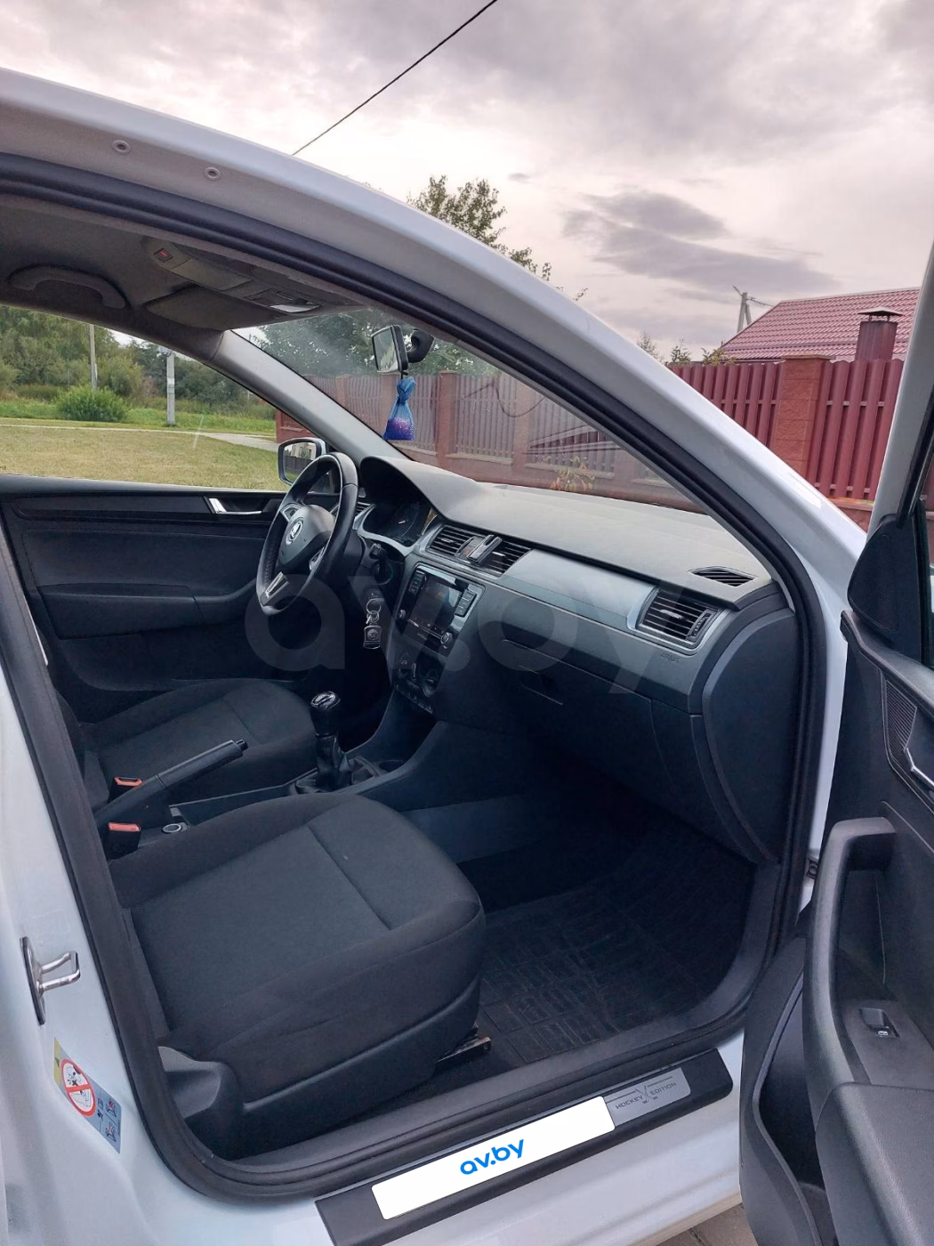 Skoda Rapid фото 9