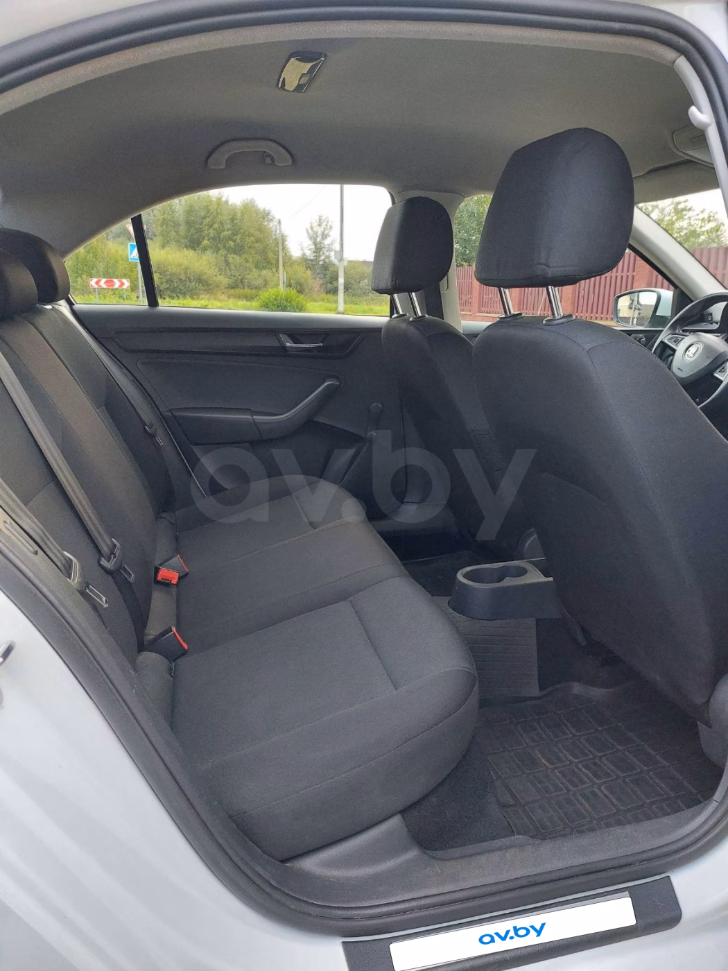 Skoda Rapid фото 11