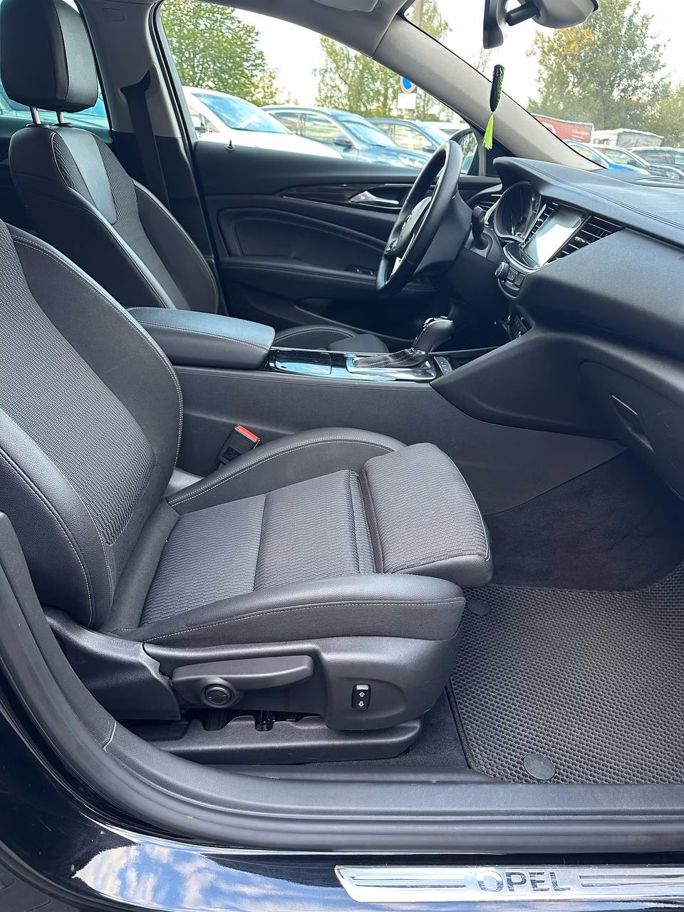 Opel Insignia фото 12