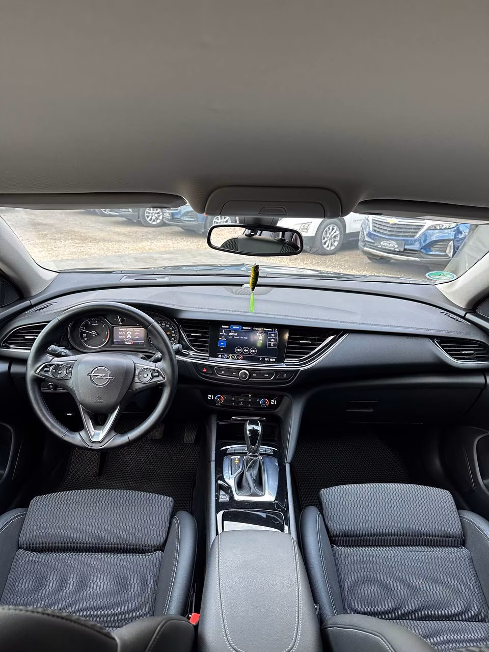 Opel Insignia фото 13