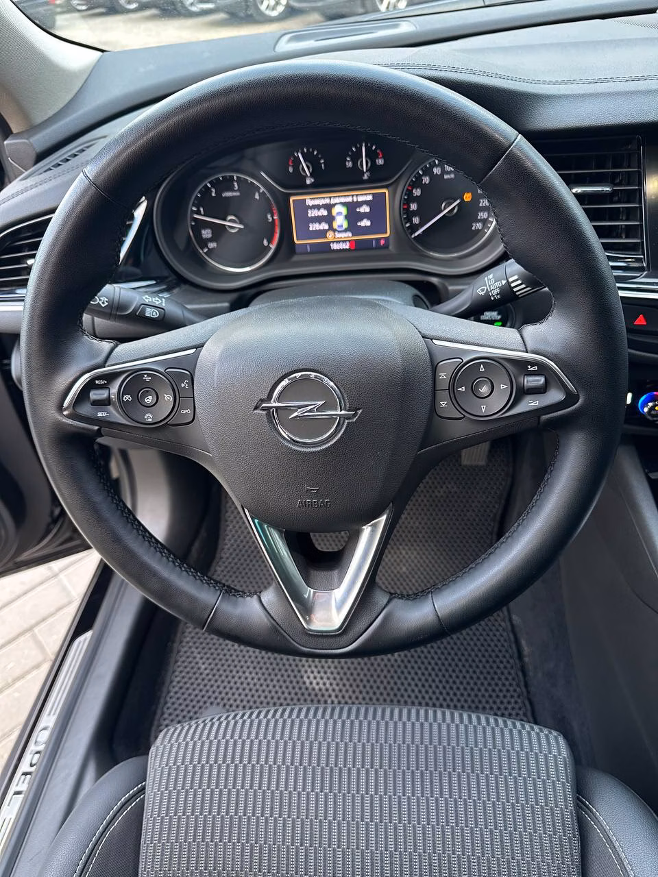 Opel Insignia фото 14