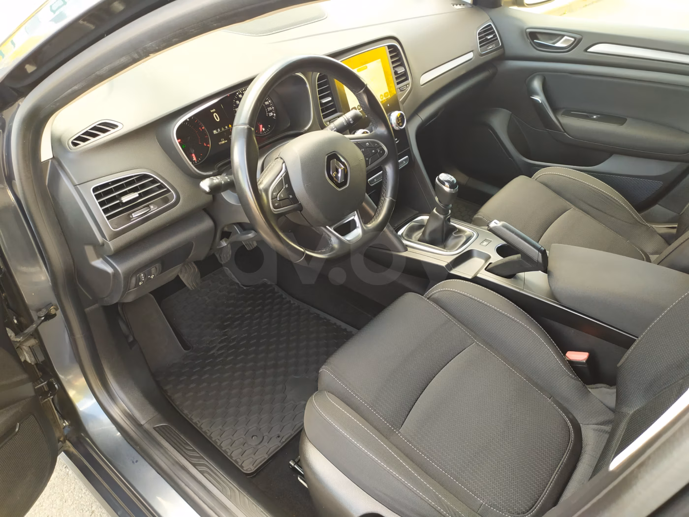 Renault Megane фото 11