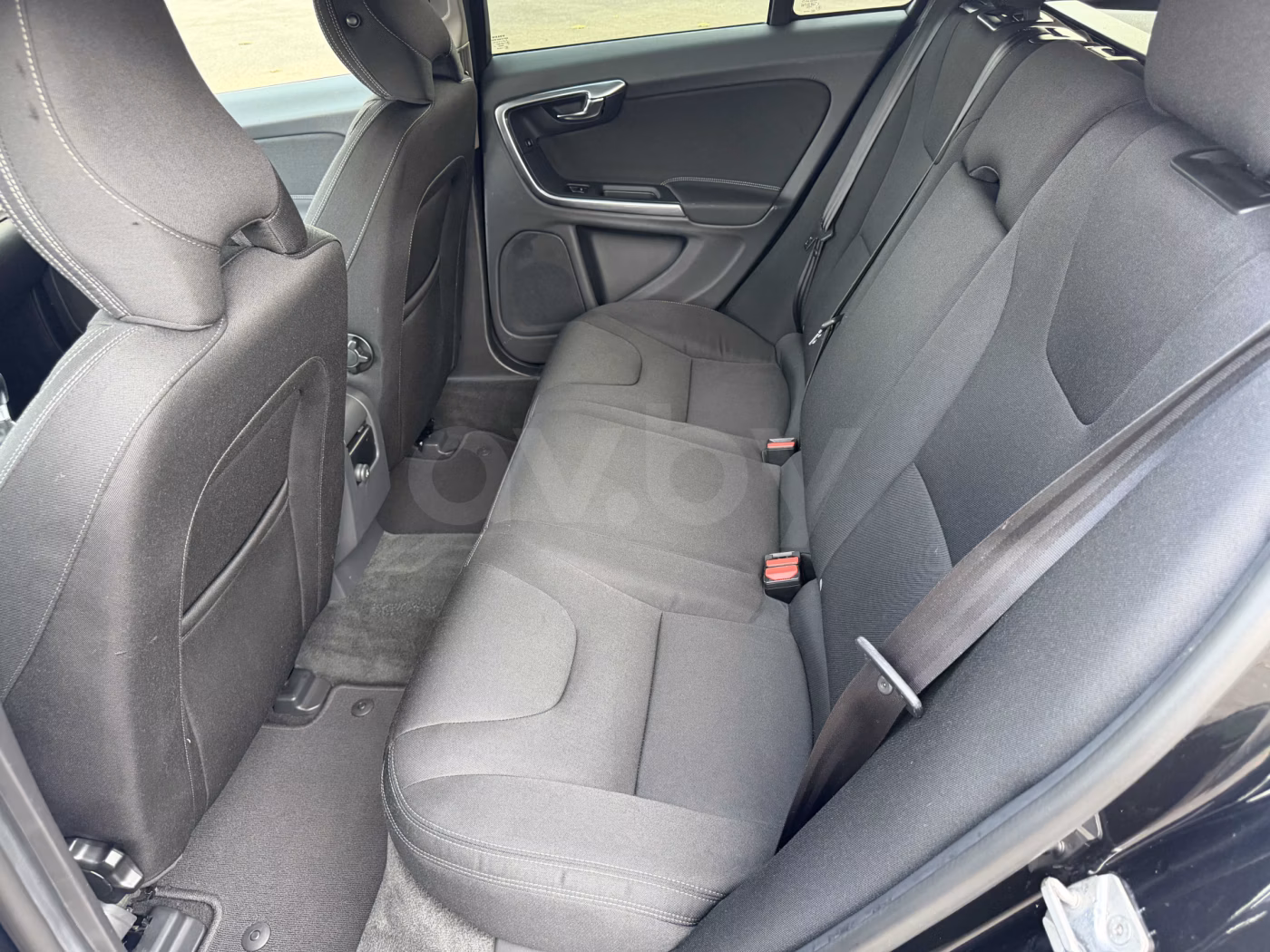 Volvo V60 фото 13
