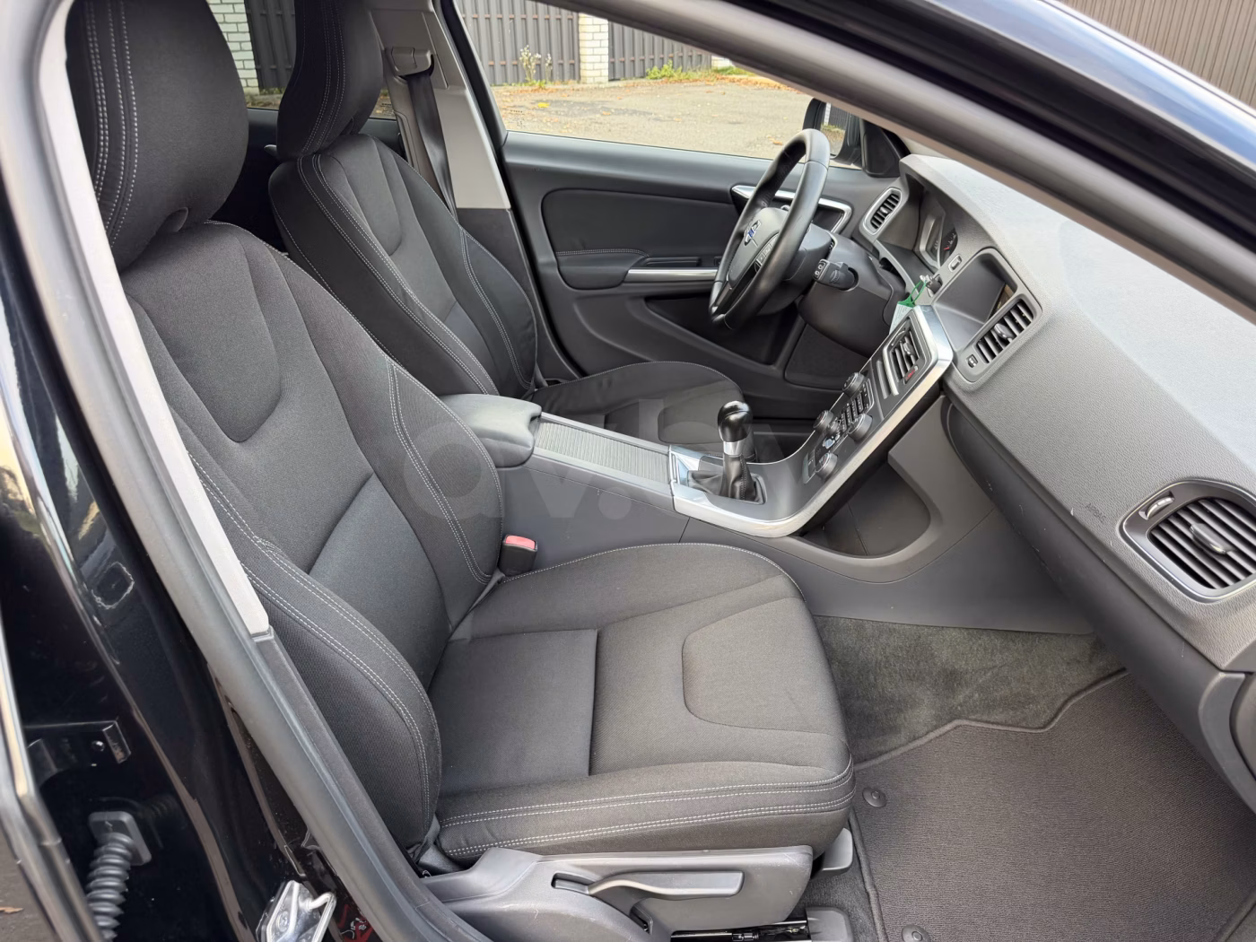 Volvo V60 фото 15