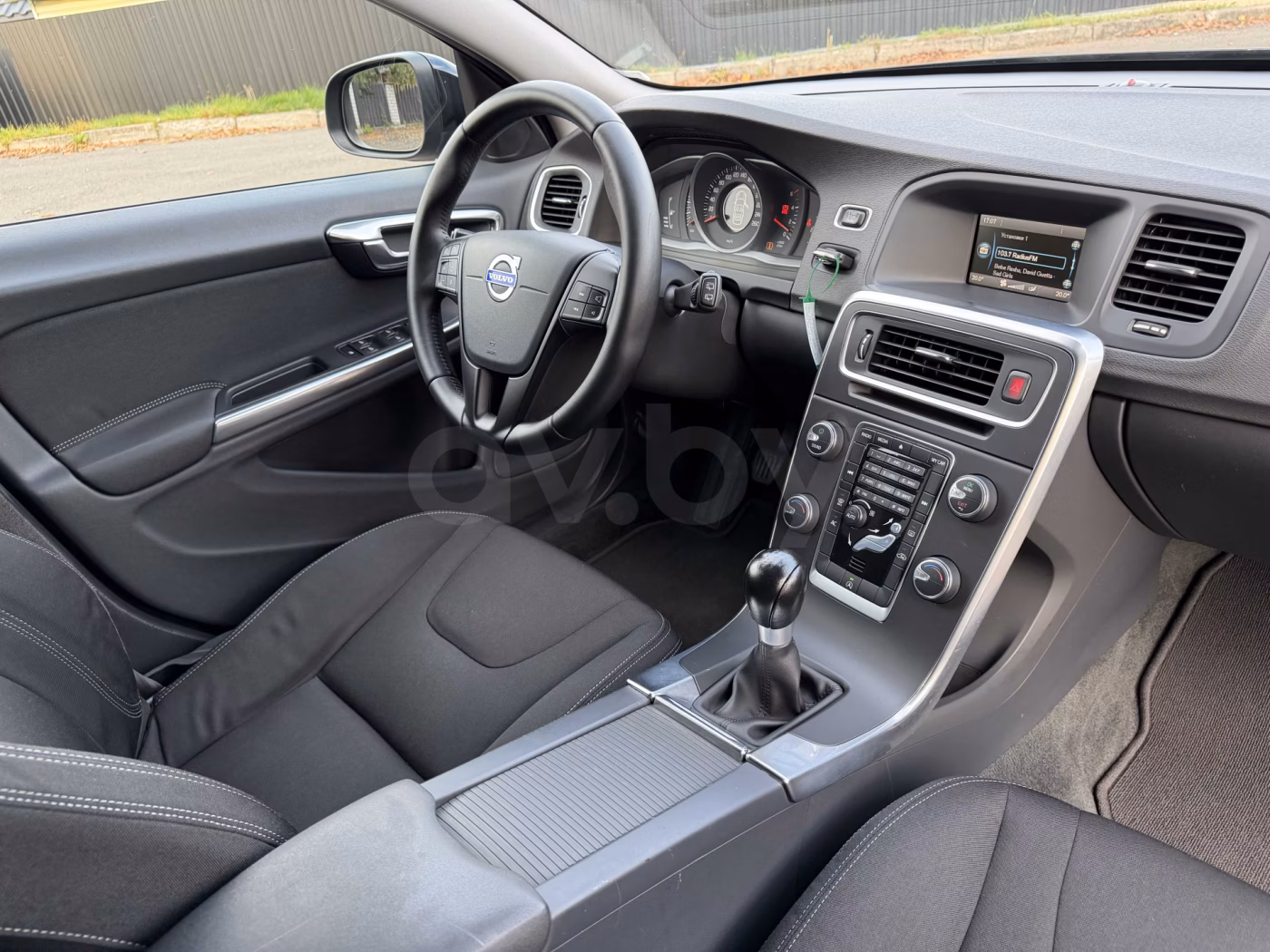 Volvo V60 фото 16