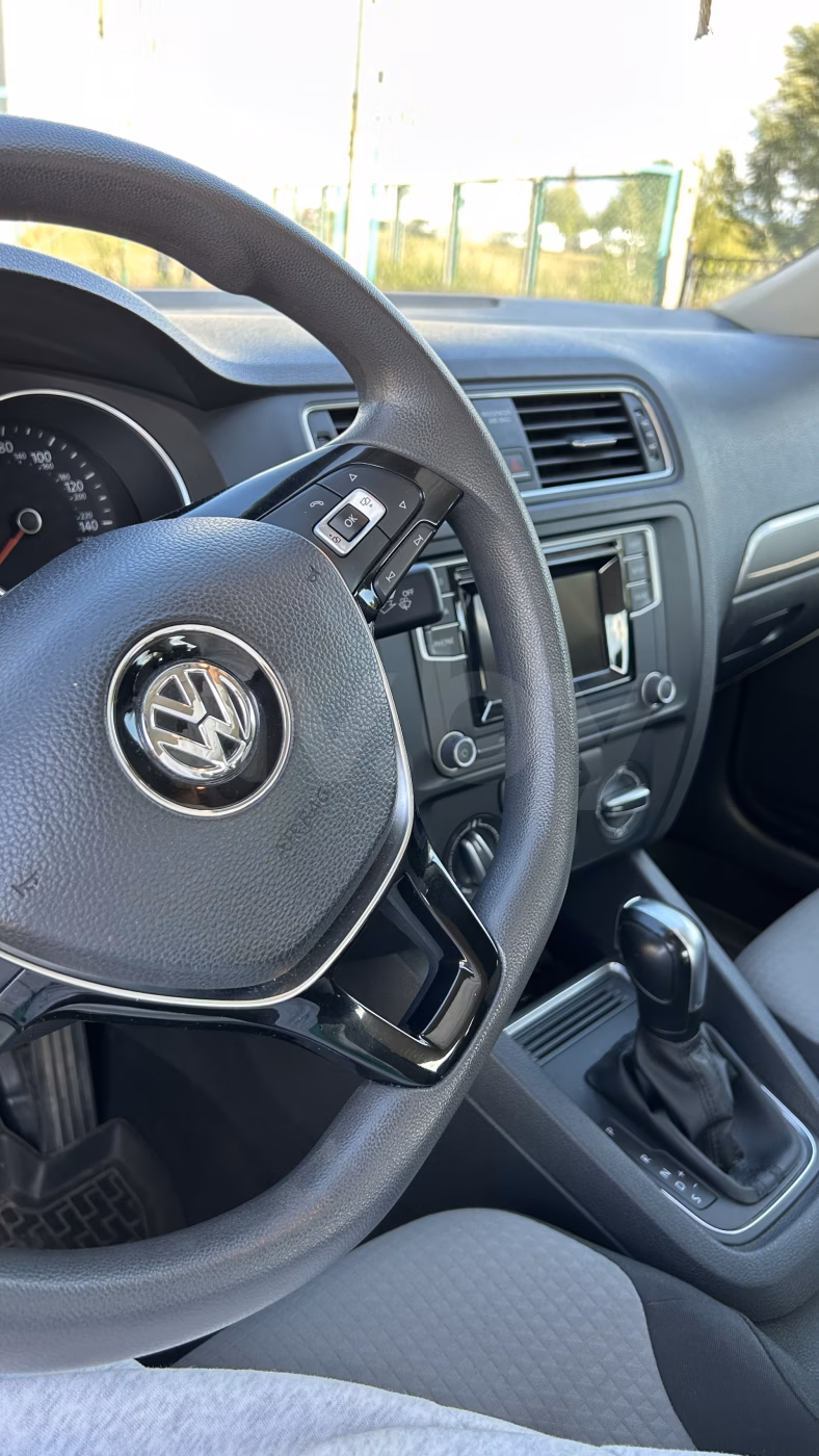 Volkswagen Jetta фото 9