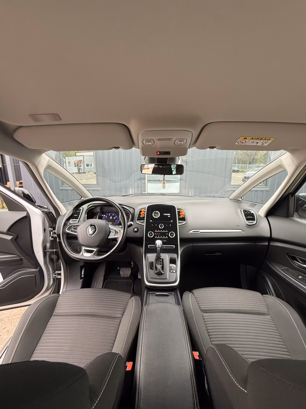 Renault Grand Scenic фото 9