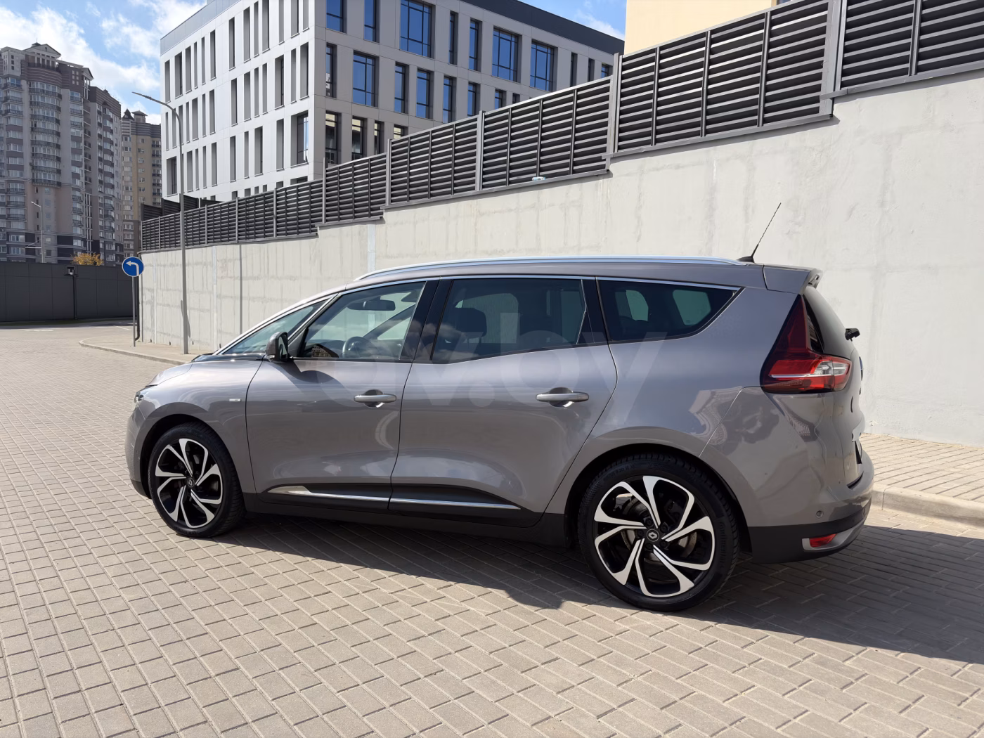 Renault Grand Scenic фото 8