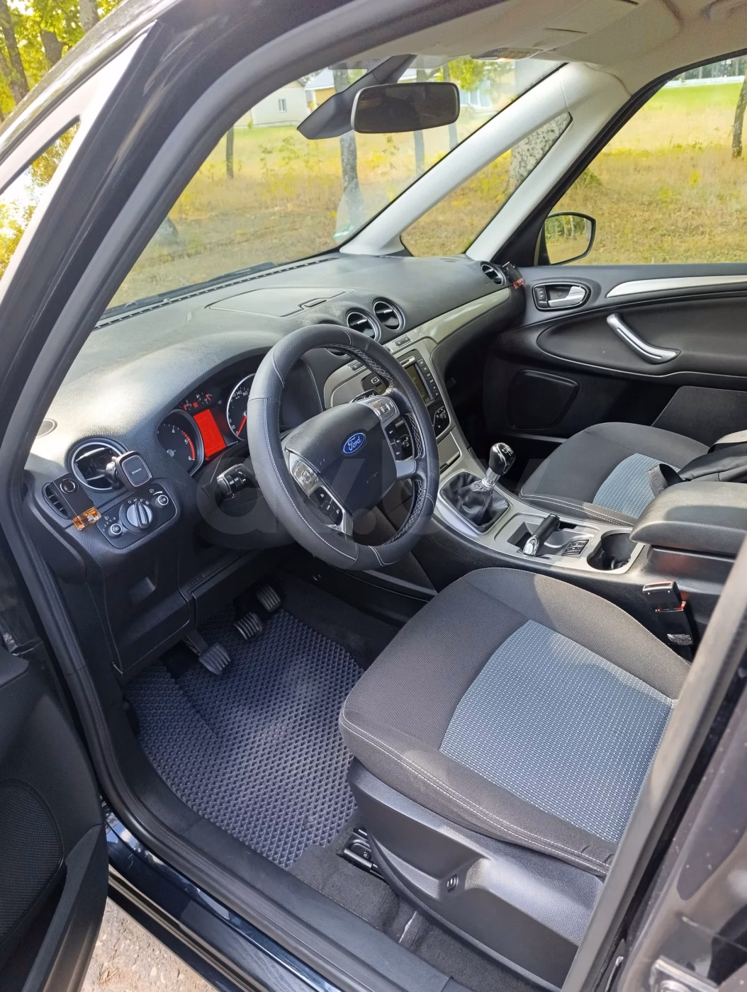 Ford Galaxy фото 15