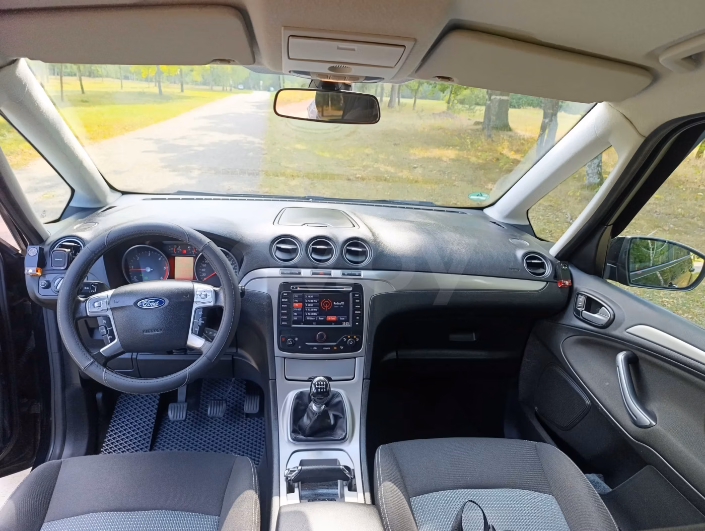 Ford Galaxy фото 16