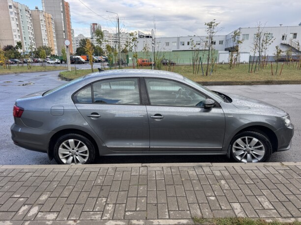 Volkswagen Jetta фото 4