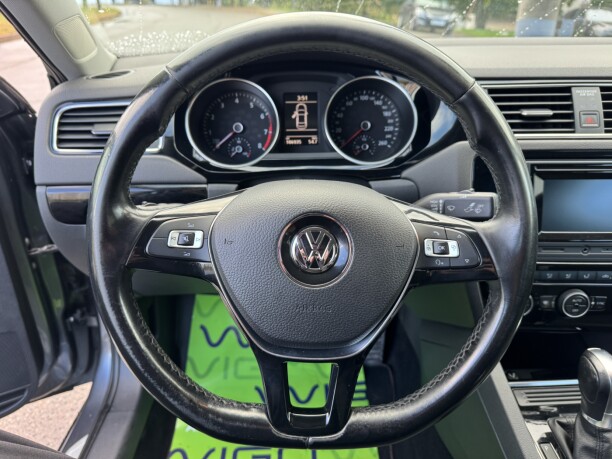 Volkswagen Jetta фото 11