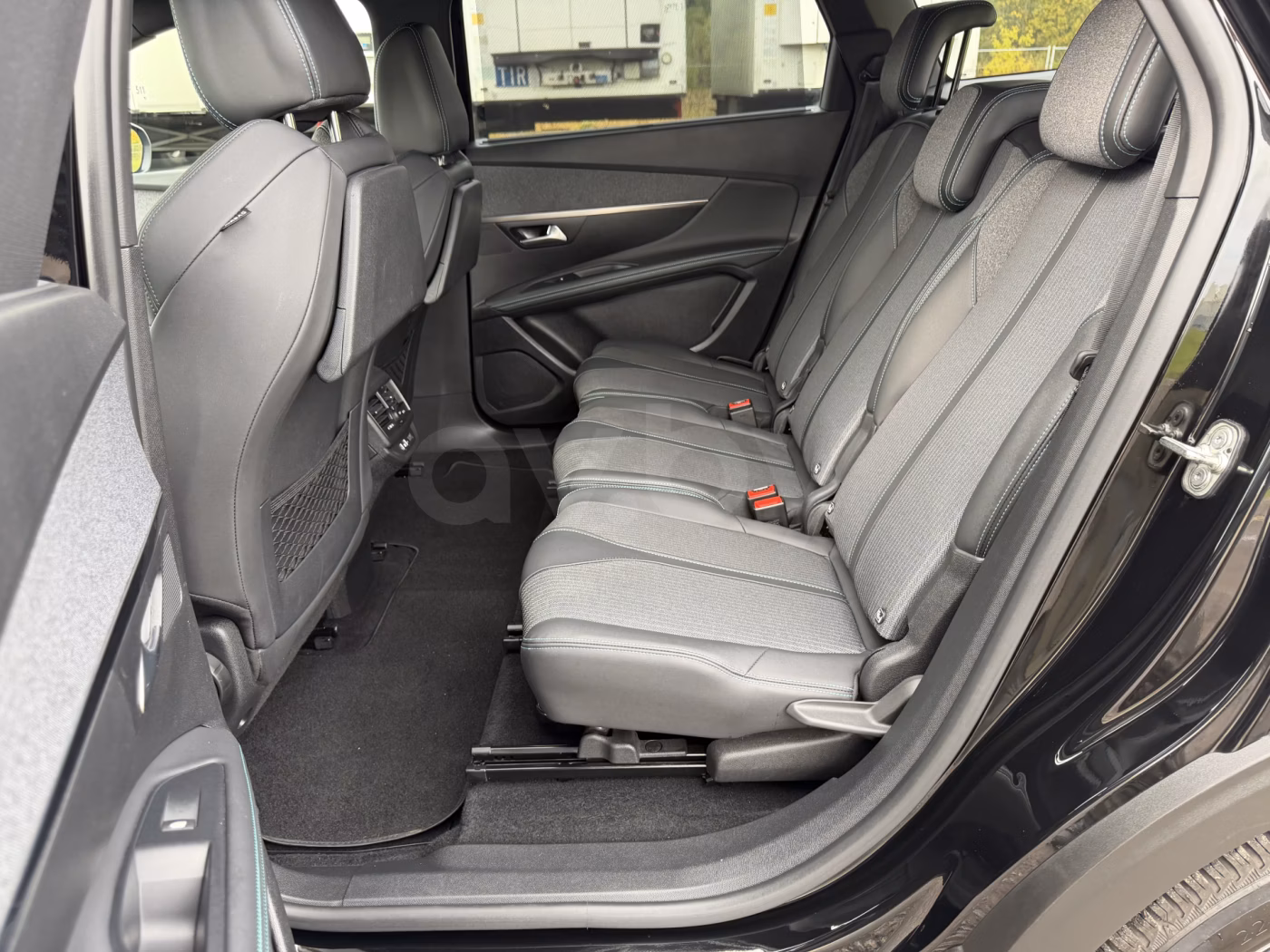 Peugeot 5008 фото 15