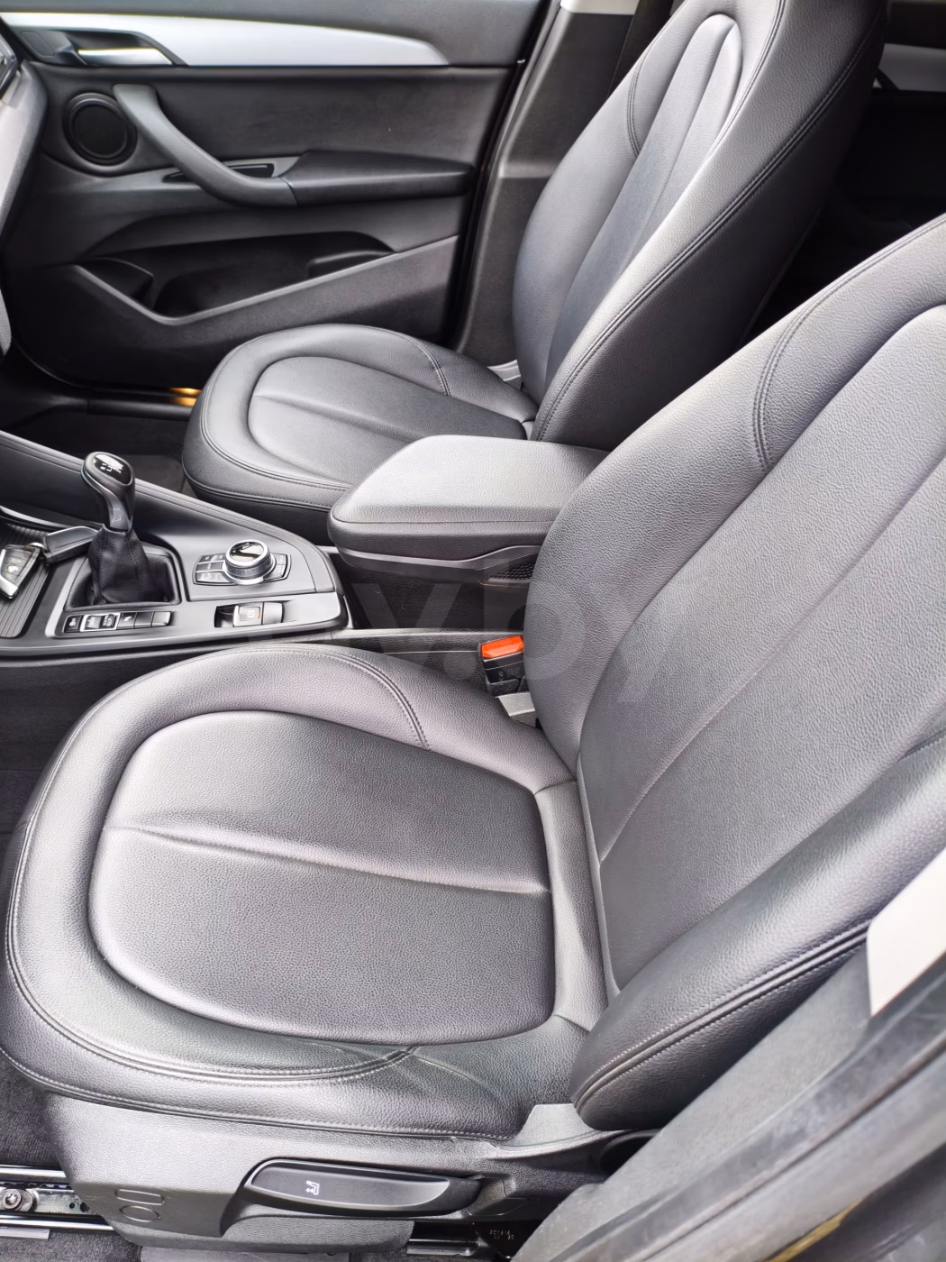 BMW X1 фото 8