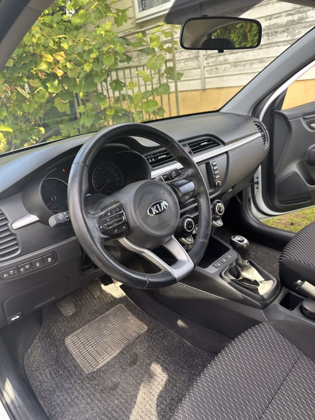 Kia Rio X (X-Line) фото 7