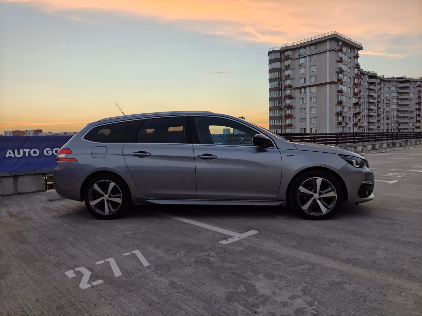 Peugeot 308 фото 8