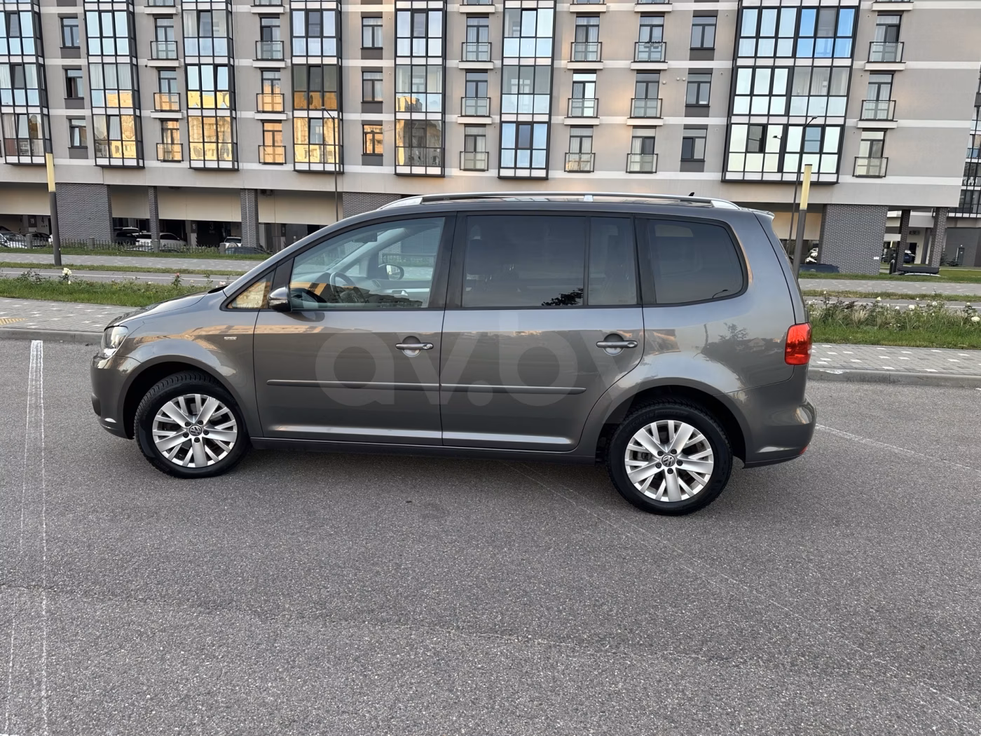 Volkswagen Touran фото 2
