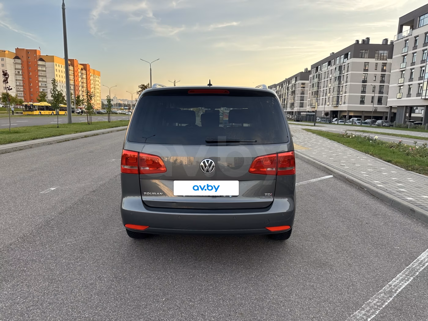 Volkswagen Touran фото 6