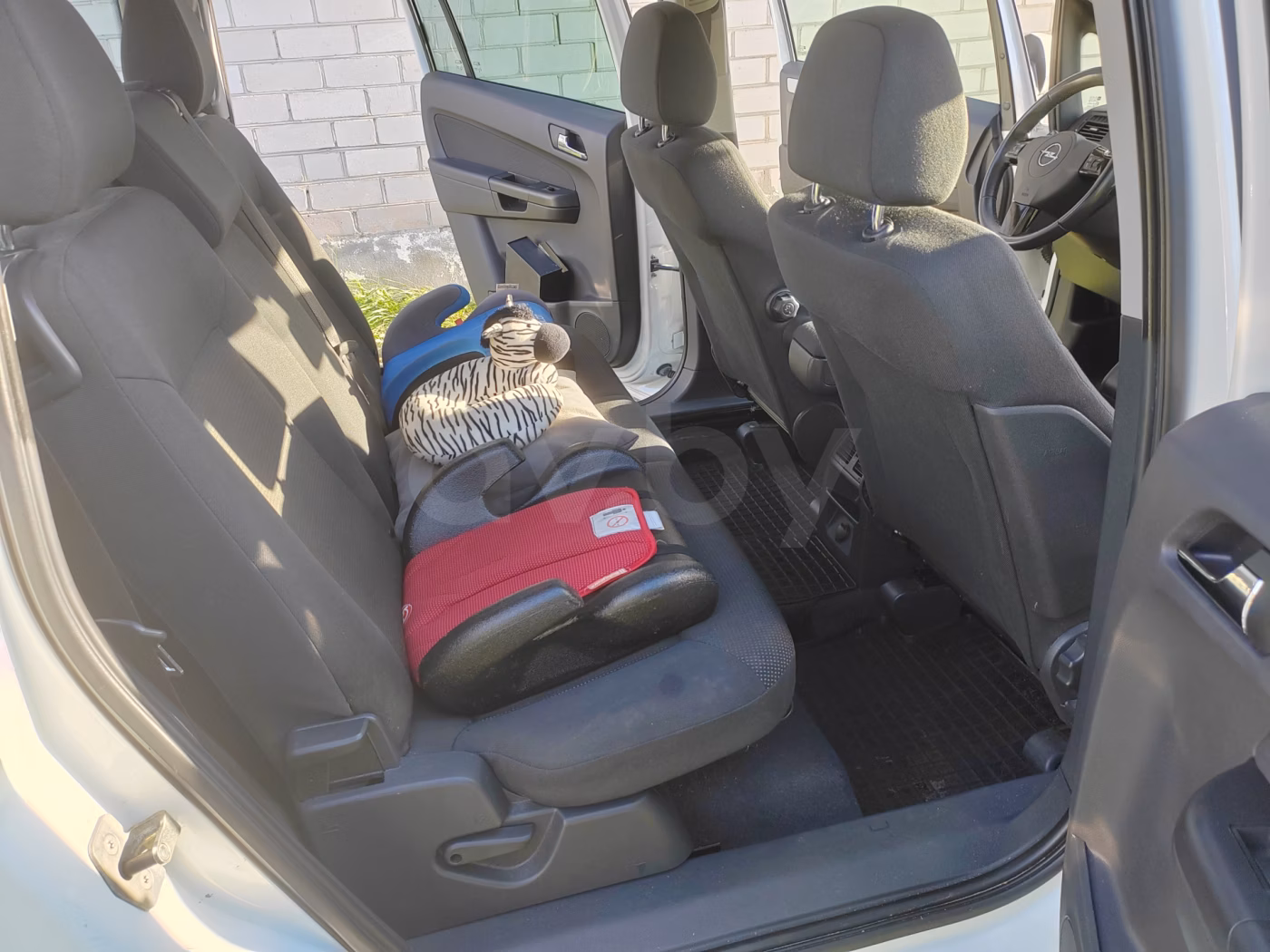 Opel Zafira фото 14