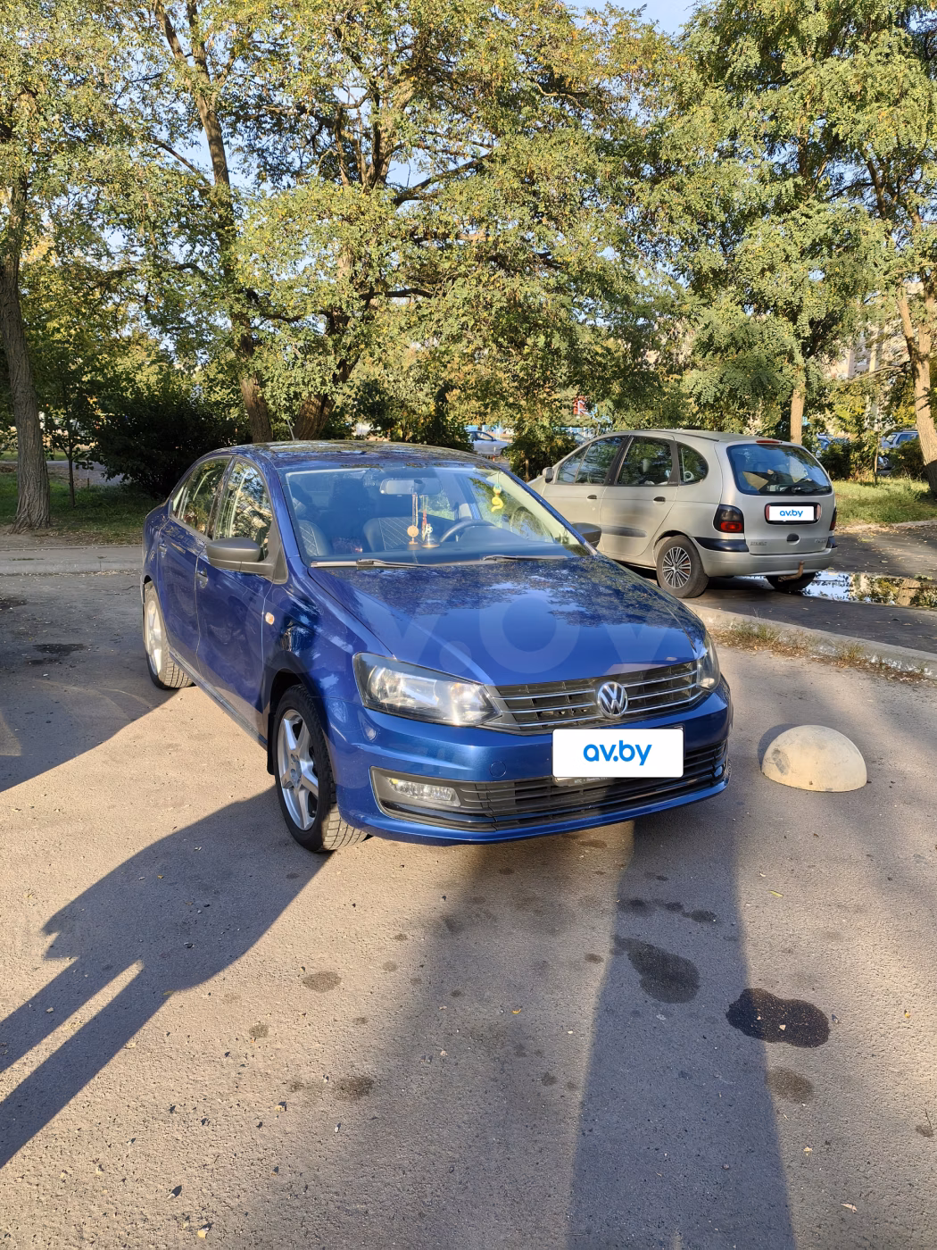 Volkswagen Polo Sedan фото 2
