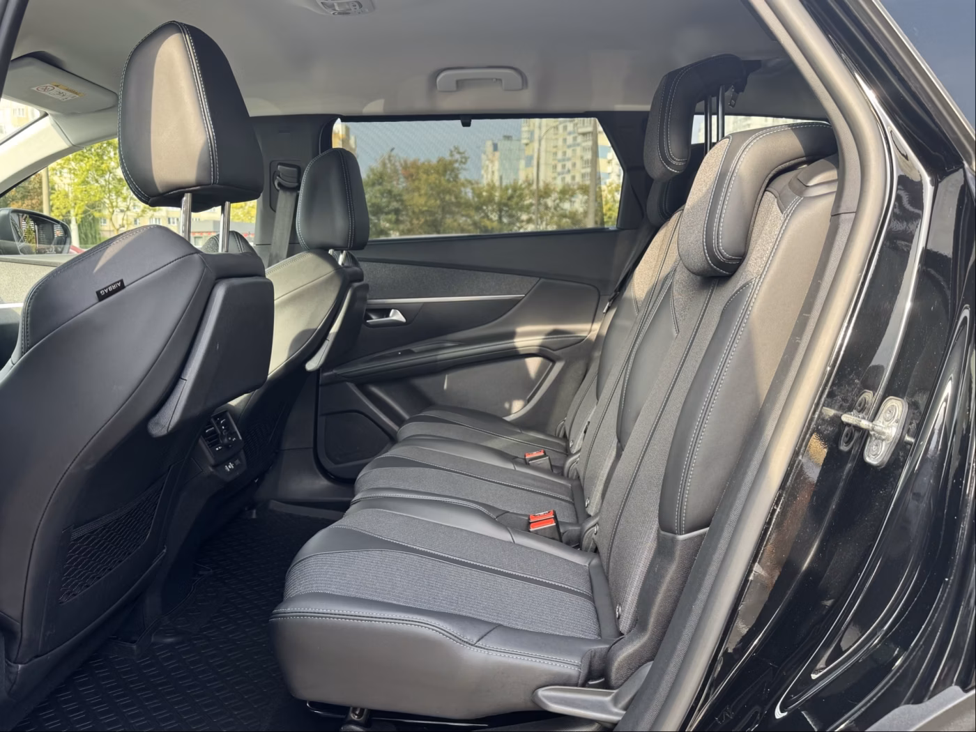 Peugeot 5008 фото 12