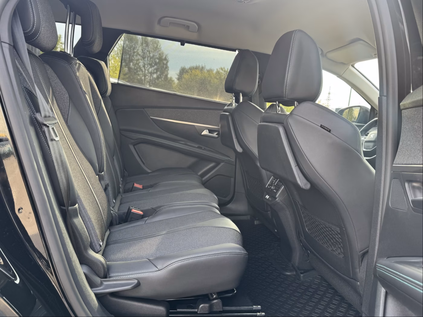 Peugeot 5008 фото 16