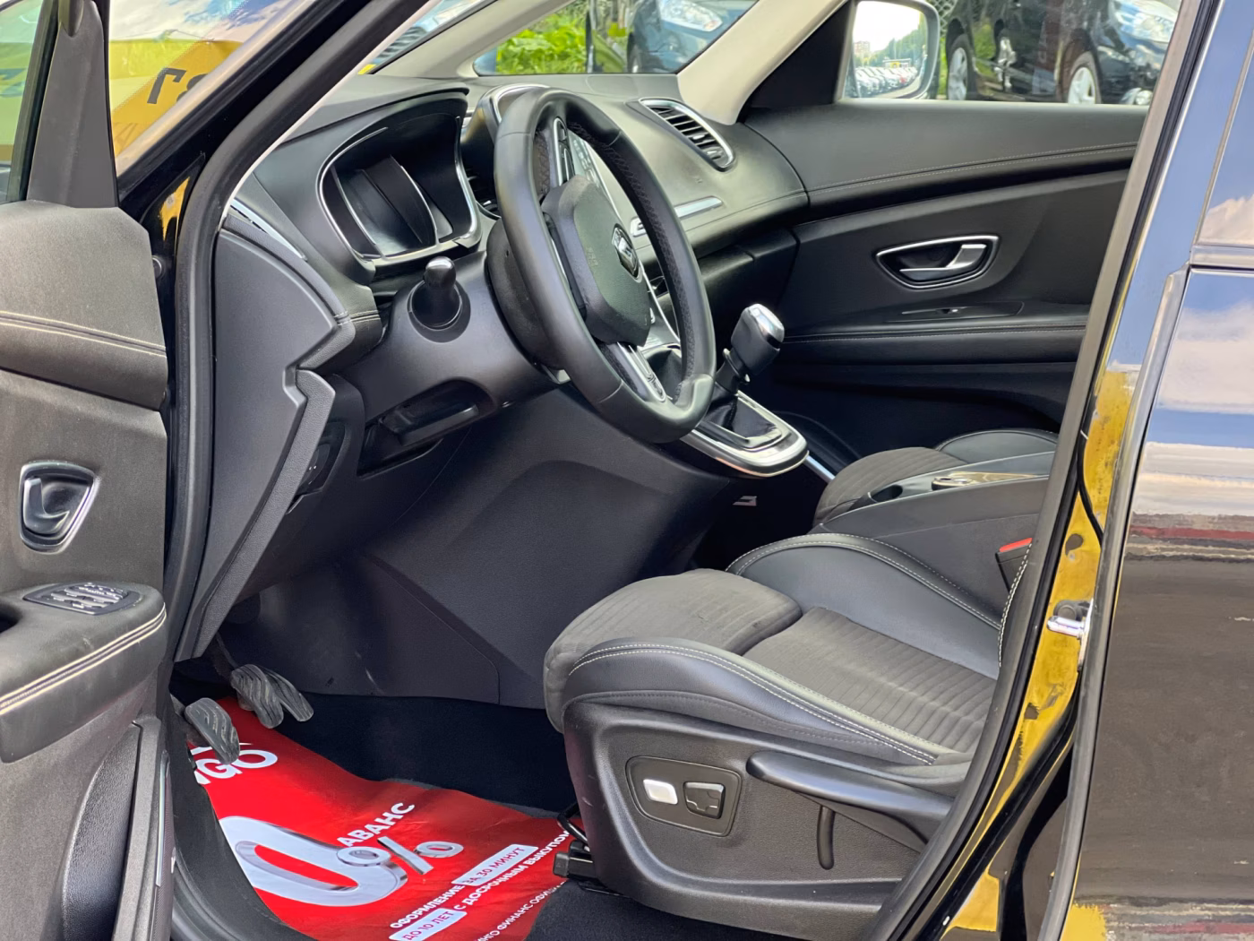 Renault Grand Scenic фото 12