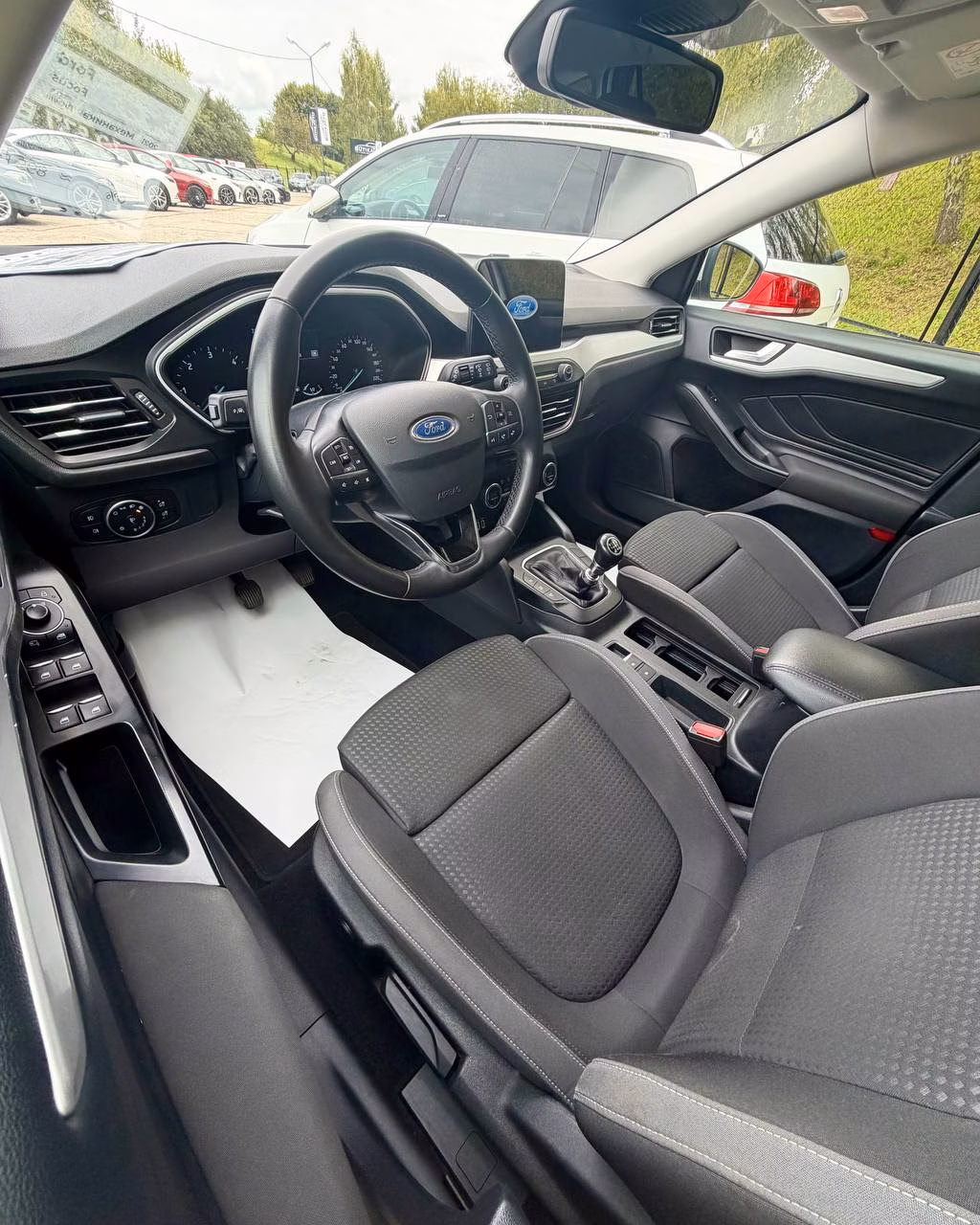 Ford Focus фото 9