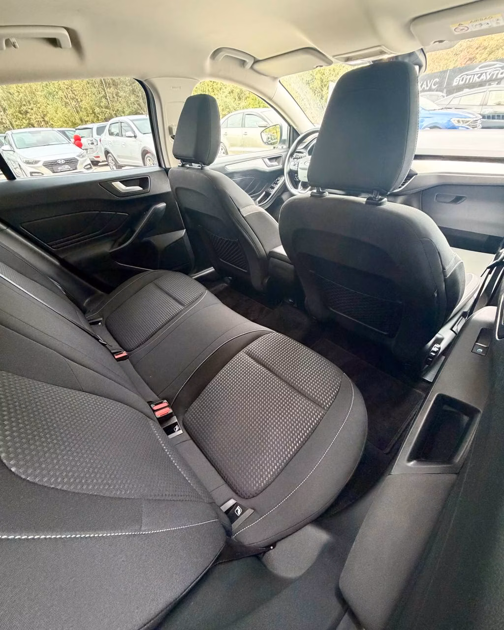 Ford Focus фото 12