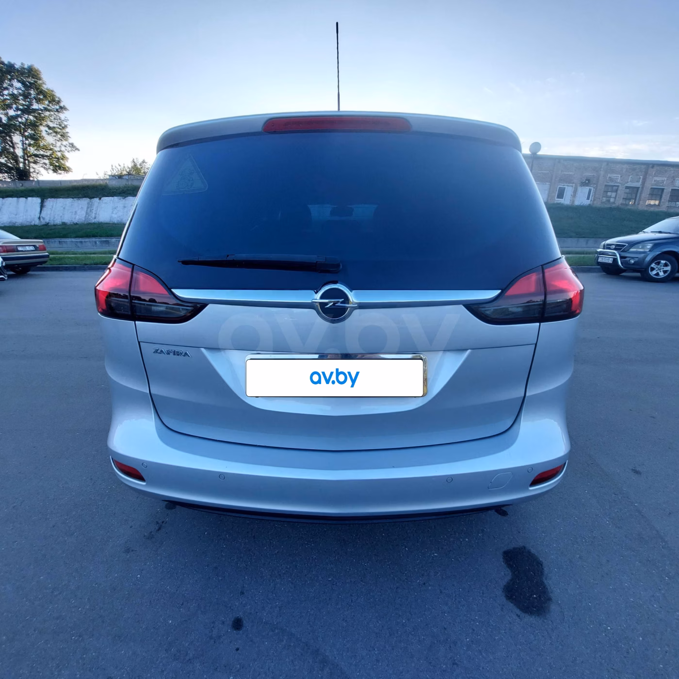Opel Zafira фото 6