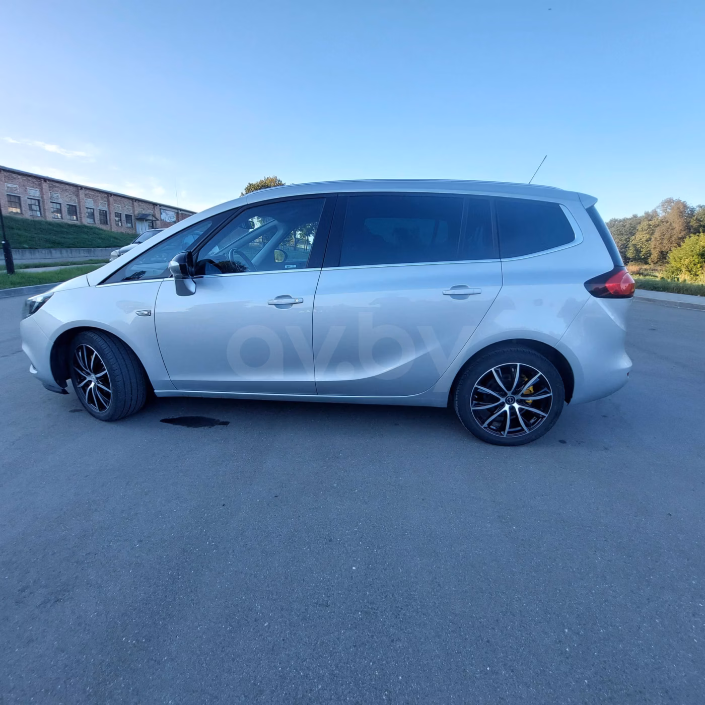 Opel Zafira фото 8