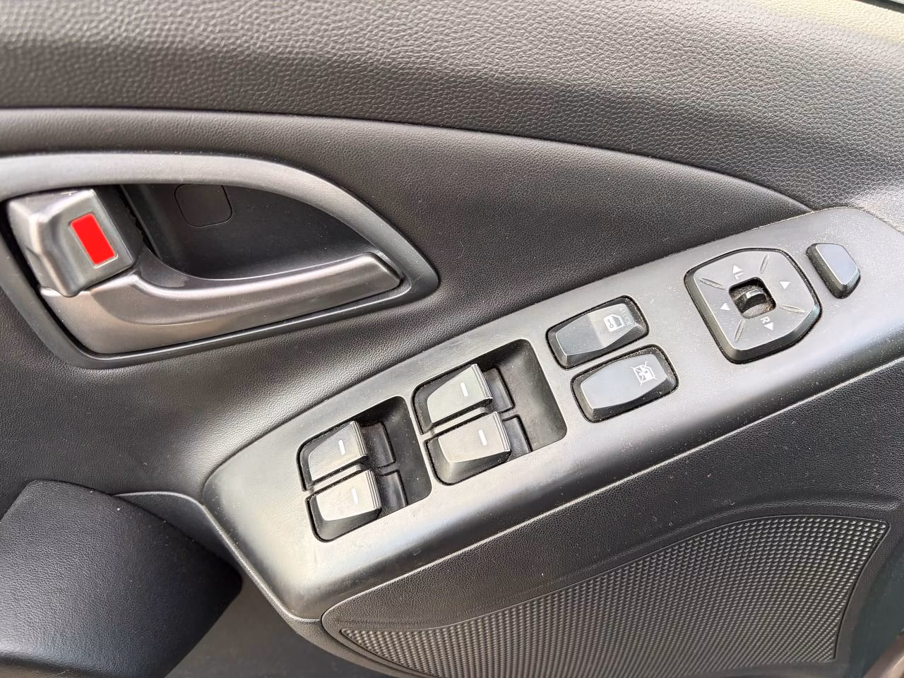 Hyundai ix35 фото 8