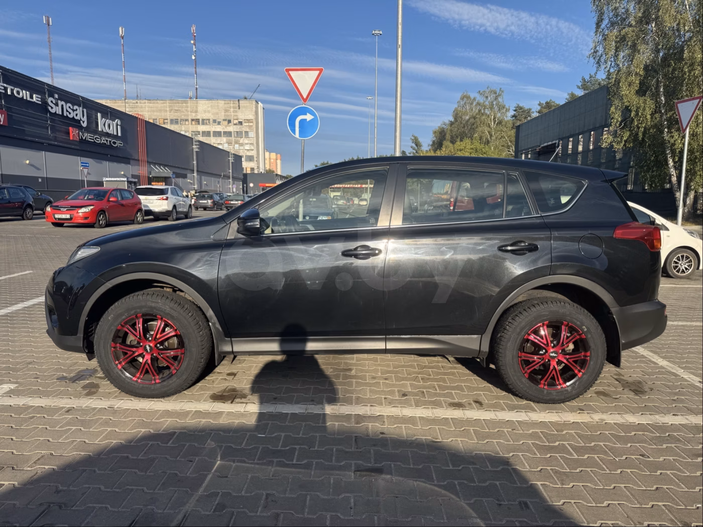 Toyota RAV4 фото 2