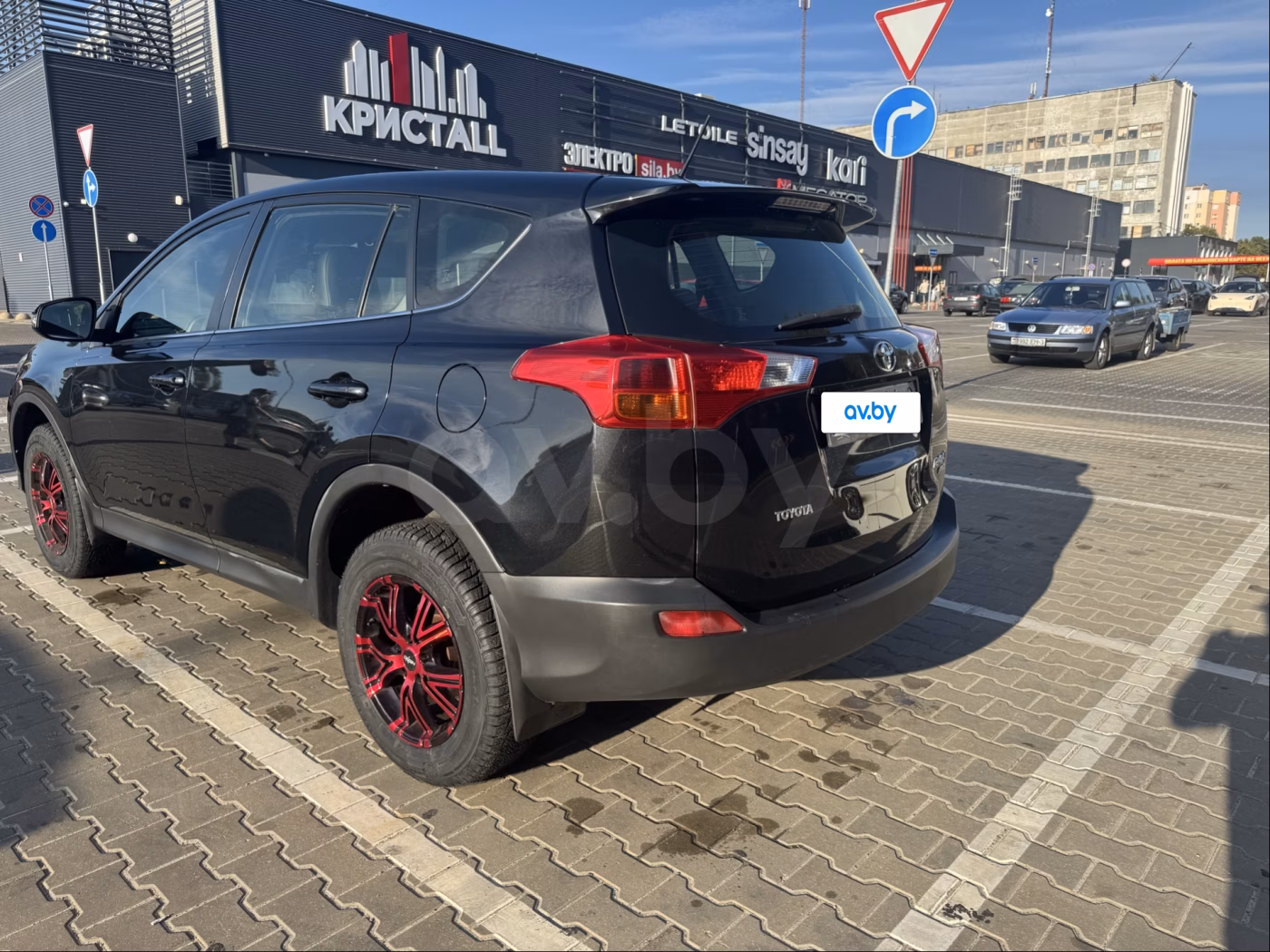 Toyota RAV4 фото 3
