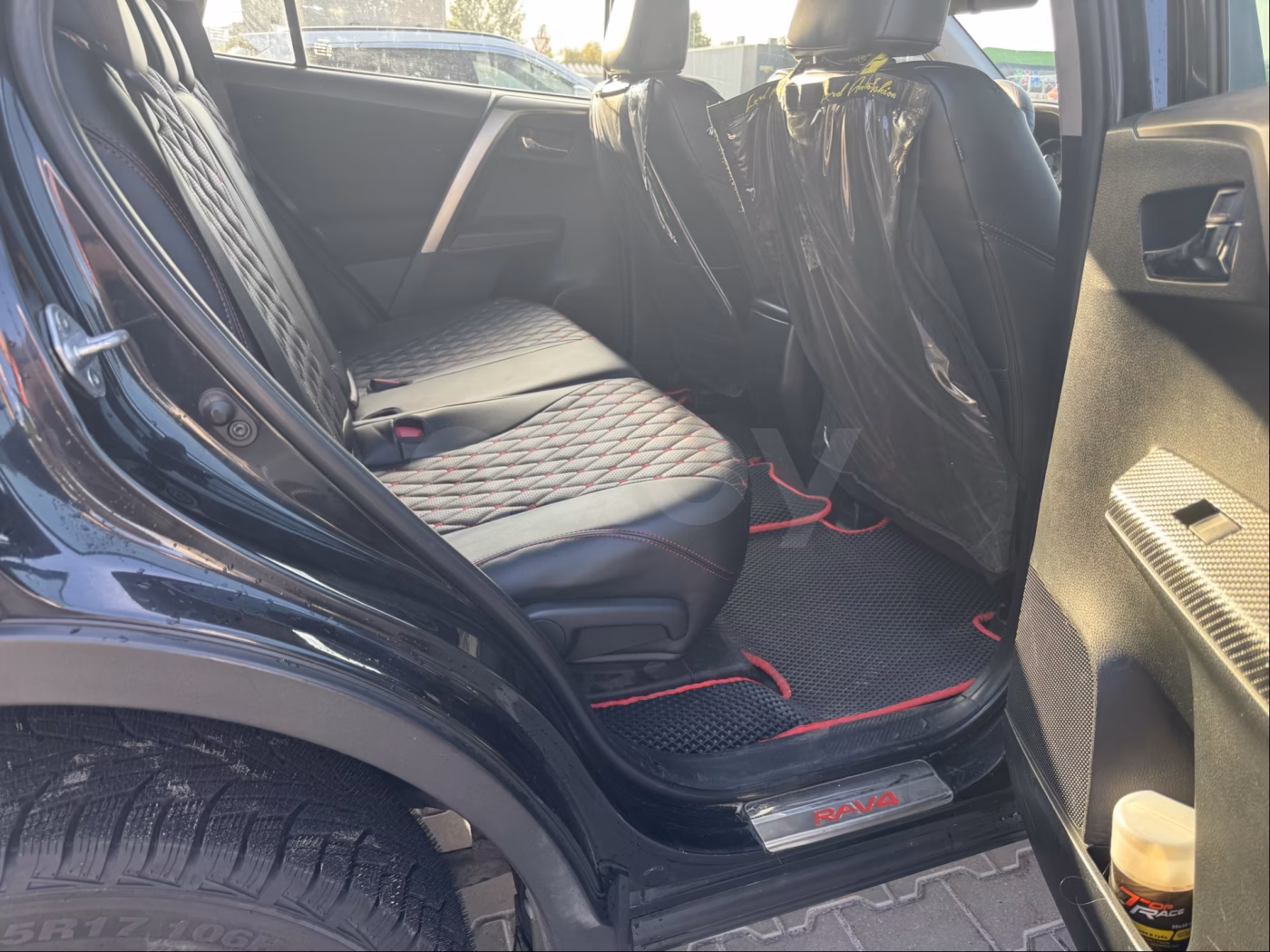 Toyota RAV4 фото 9
