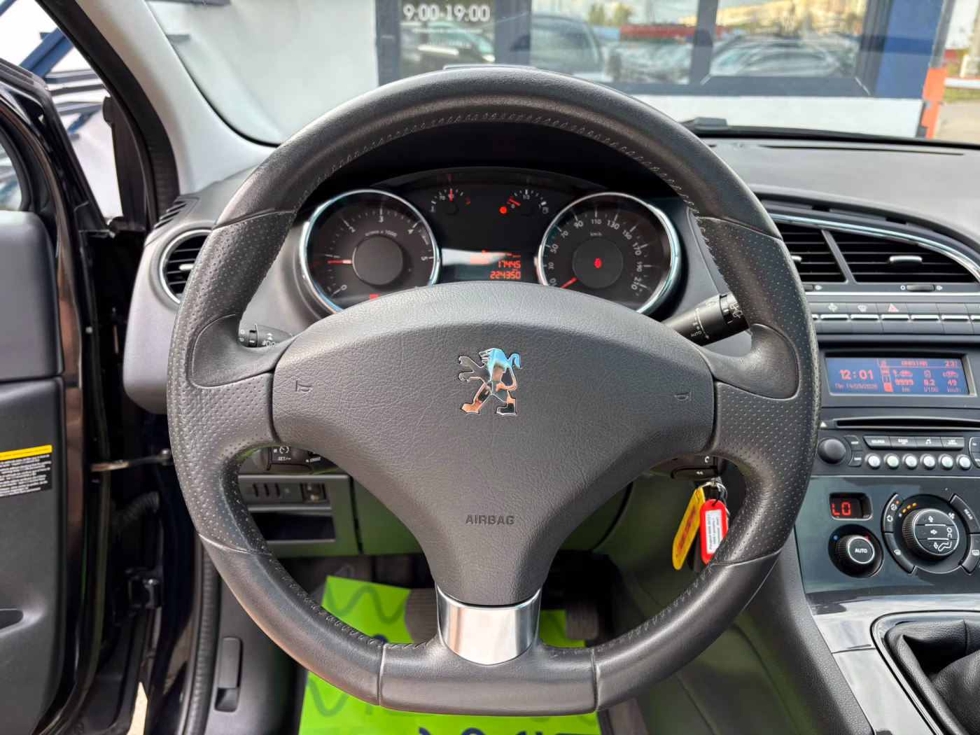 Peugeot 5008 фото 10