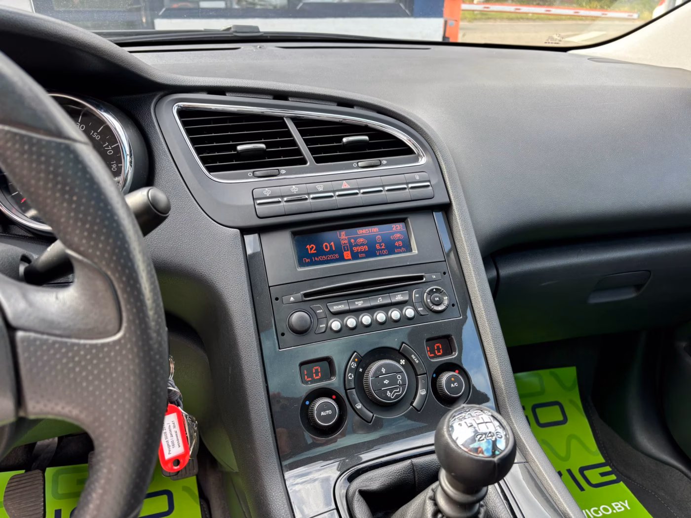 Peugeot 5008 фото 12