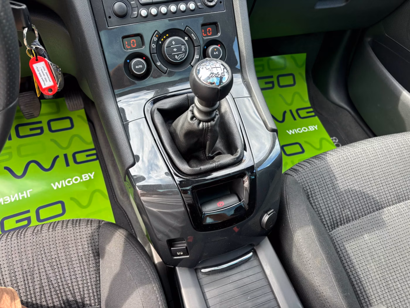 Peugeot 5008 фото 13