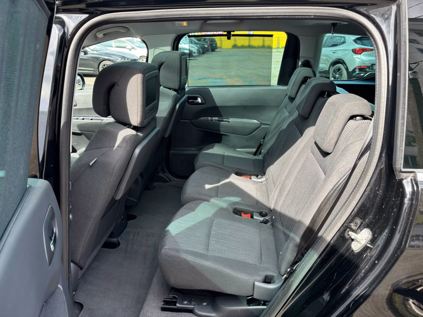 Peugeot 5008 фото 16