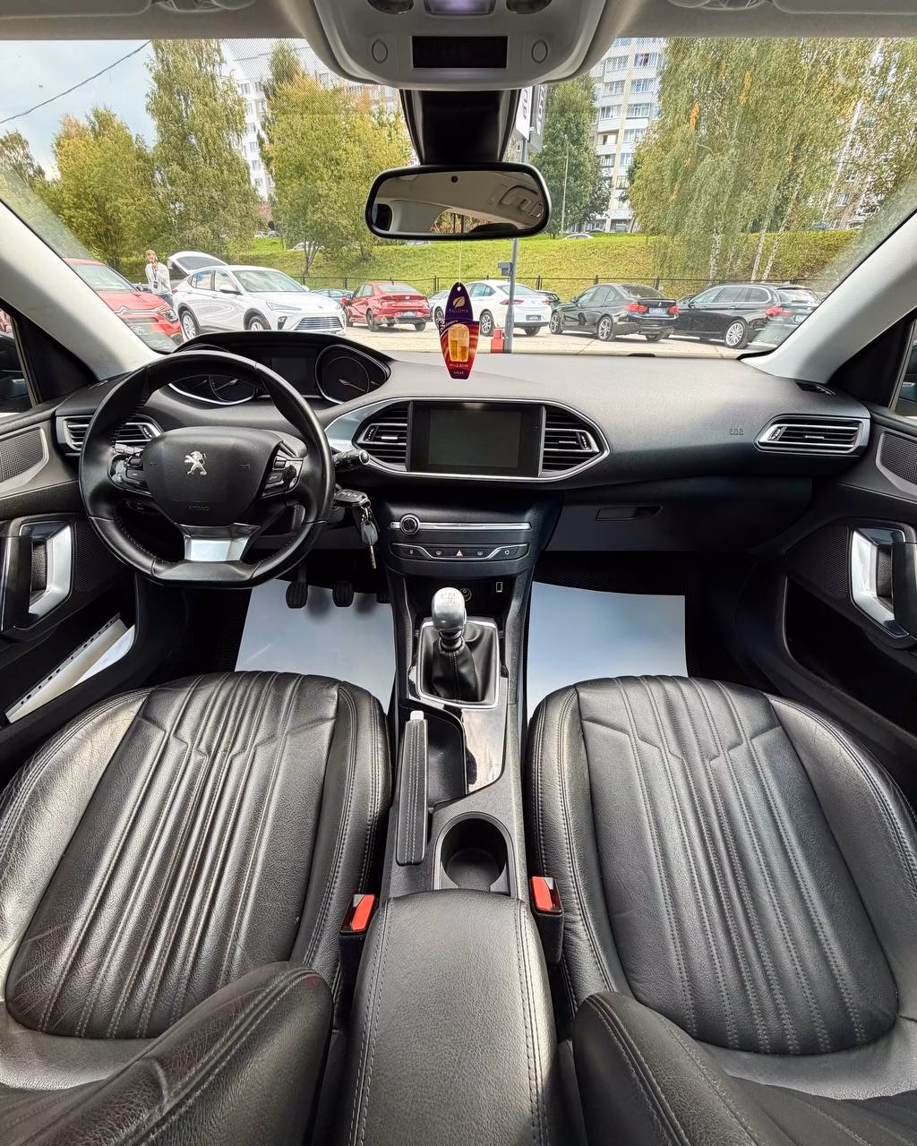 Peugeot 308 фото 9