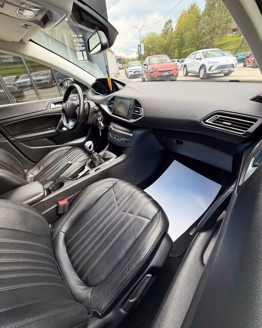 Peugeot 308 фото 11
