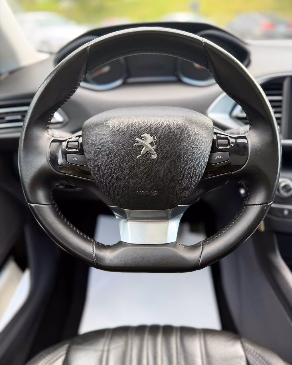 Peugeot 308 фото 12