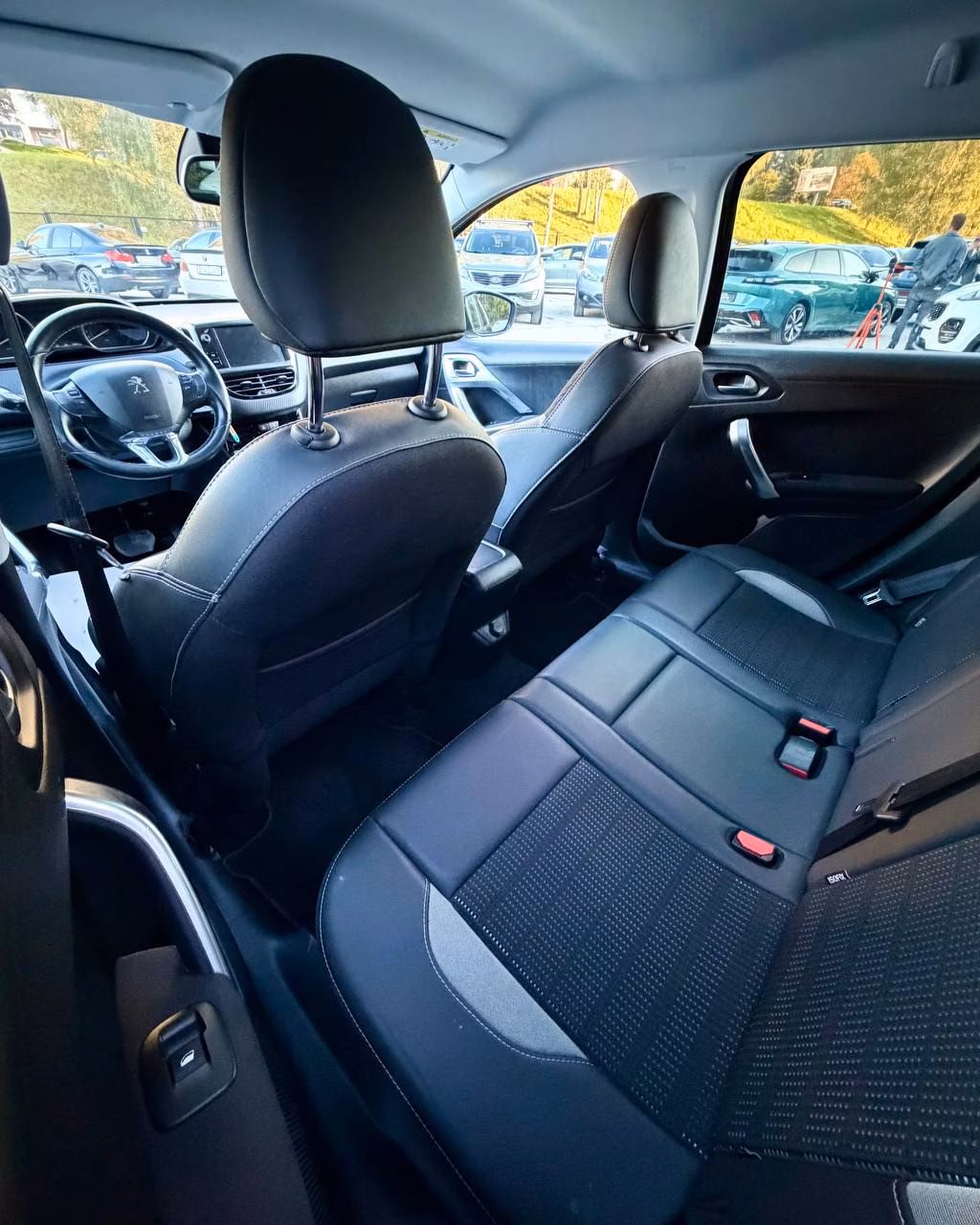 Peugeot 2008 фото 15