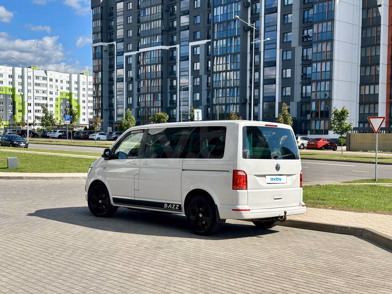 Volkswagen Caravelle фото 2