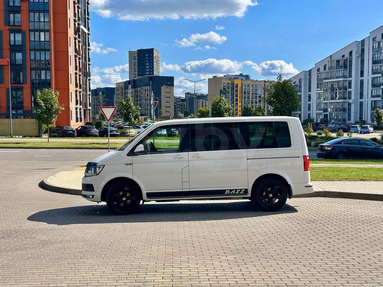 Volkswagen Caravelle фото 5
