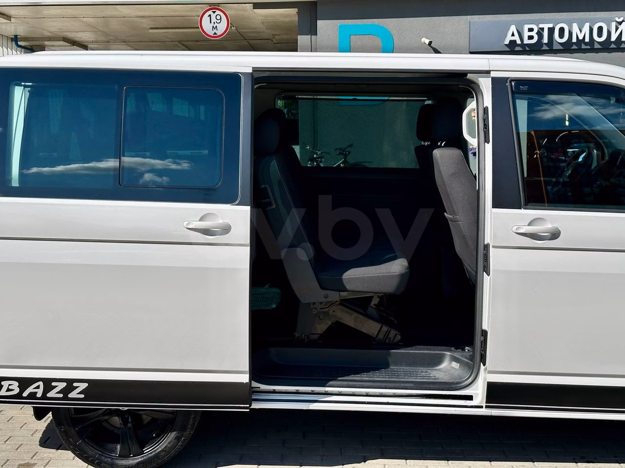 Volkswagen Caravelle фото 10