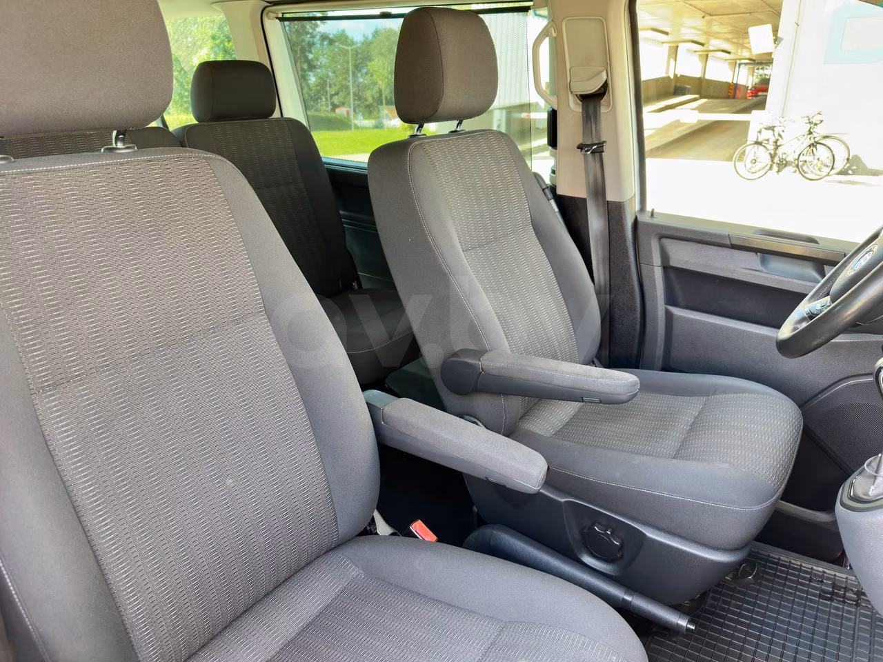 Volkswagen Caravelle фото 16