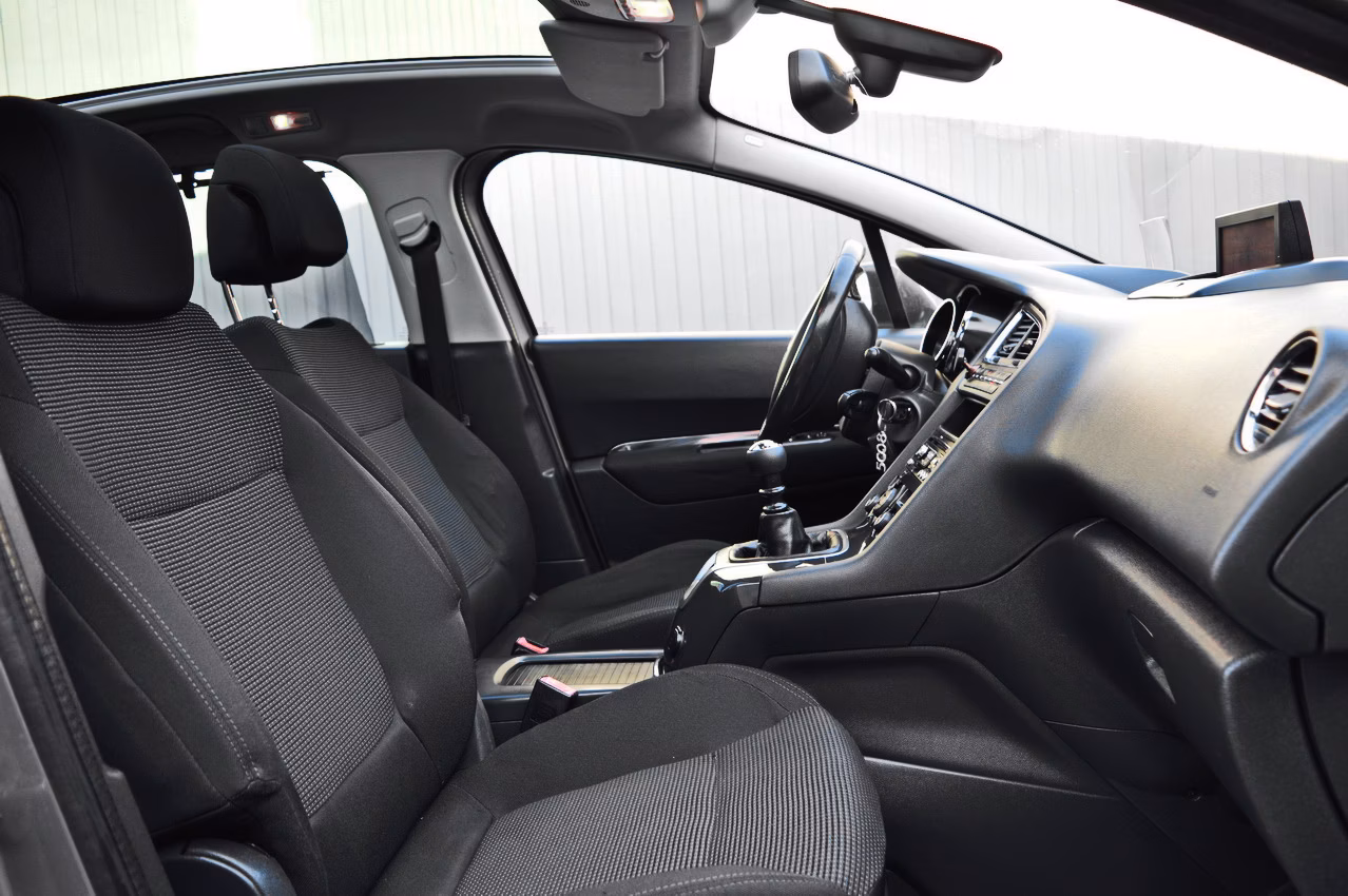 Peugeot 5008 фото 8